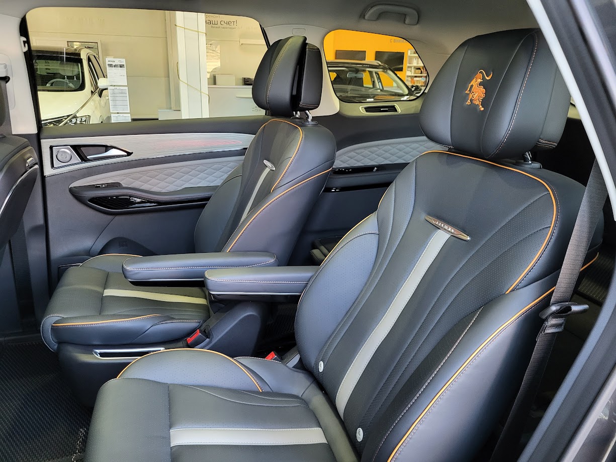 Forthing M4 Yacht Base, 1.5T DCT (197 л.с.) Forthing M4 Yacht Base, 1.5T DCT (197 л.с.)