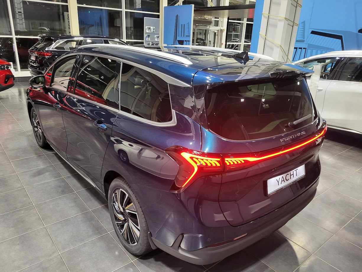 Forthing M4 Yacht Base, 1.5T DCT (197 л.с.) Forthing M4 Yacht Base, 1.5T DCT (197 л.с.)