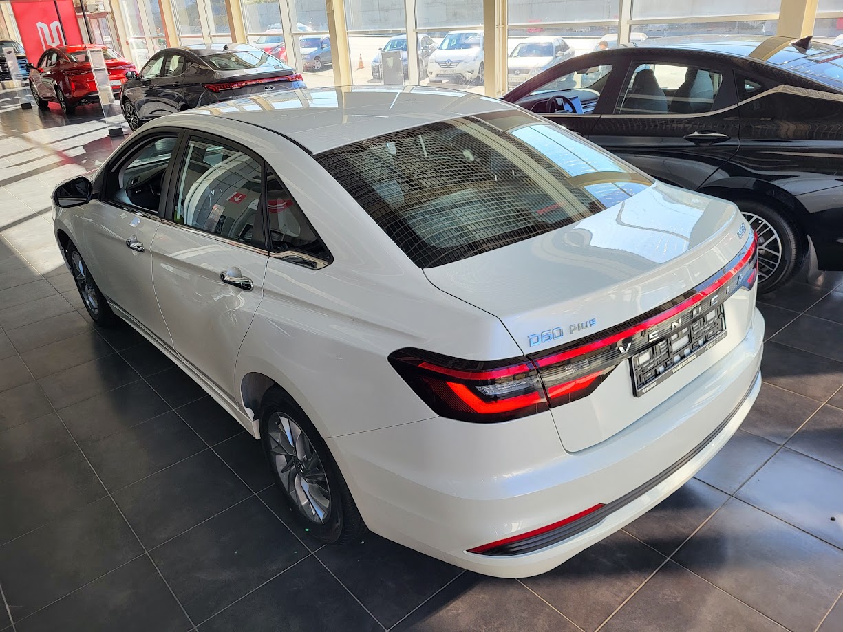 Venucia D60 Plus Standard, 1.6 CVT (122 л.с.) Venucia D60 Plus Standard, 1.6 CVT (122 л.с.)