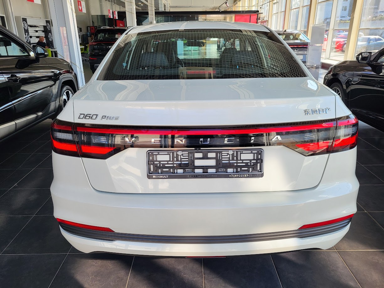 Venucia D60 Plus Standard, 1.6 CVT (122 л.с.) Venucia D60 Plus Standard, 1.6 CVT (122 л.с.)