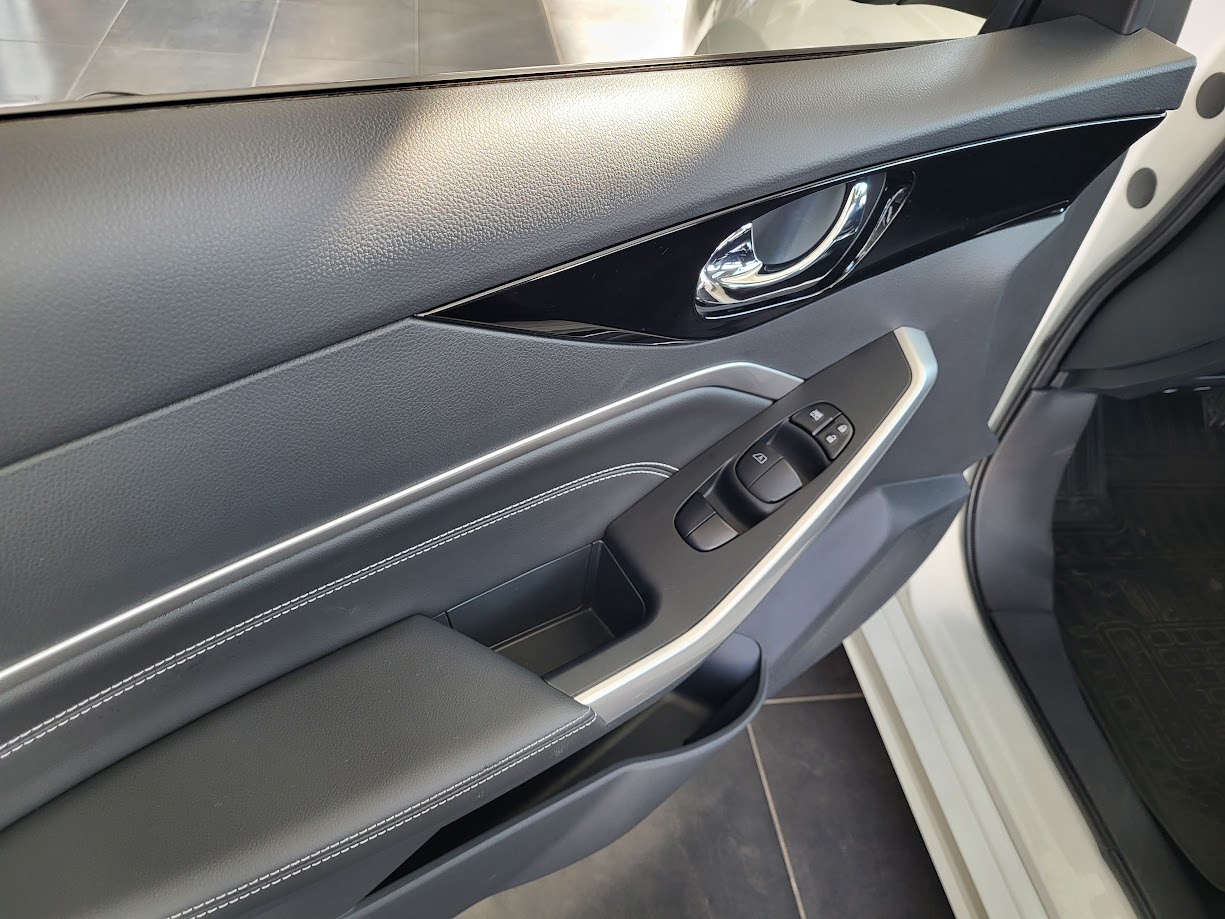 Venucia D60 Plus Standard, 1.6 CVT (122 л.с.) Venucia D60 Plus Standard, 1.6 CVT (122 л.с.)